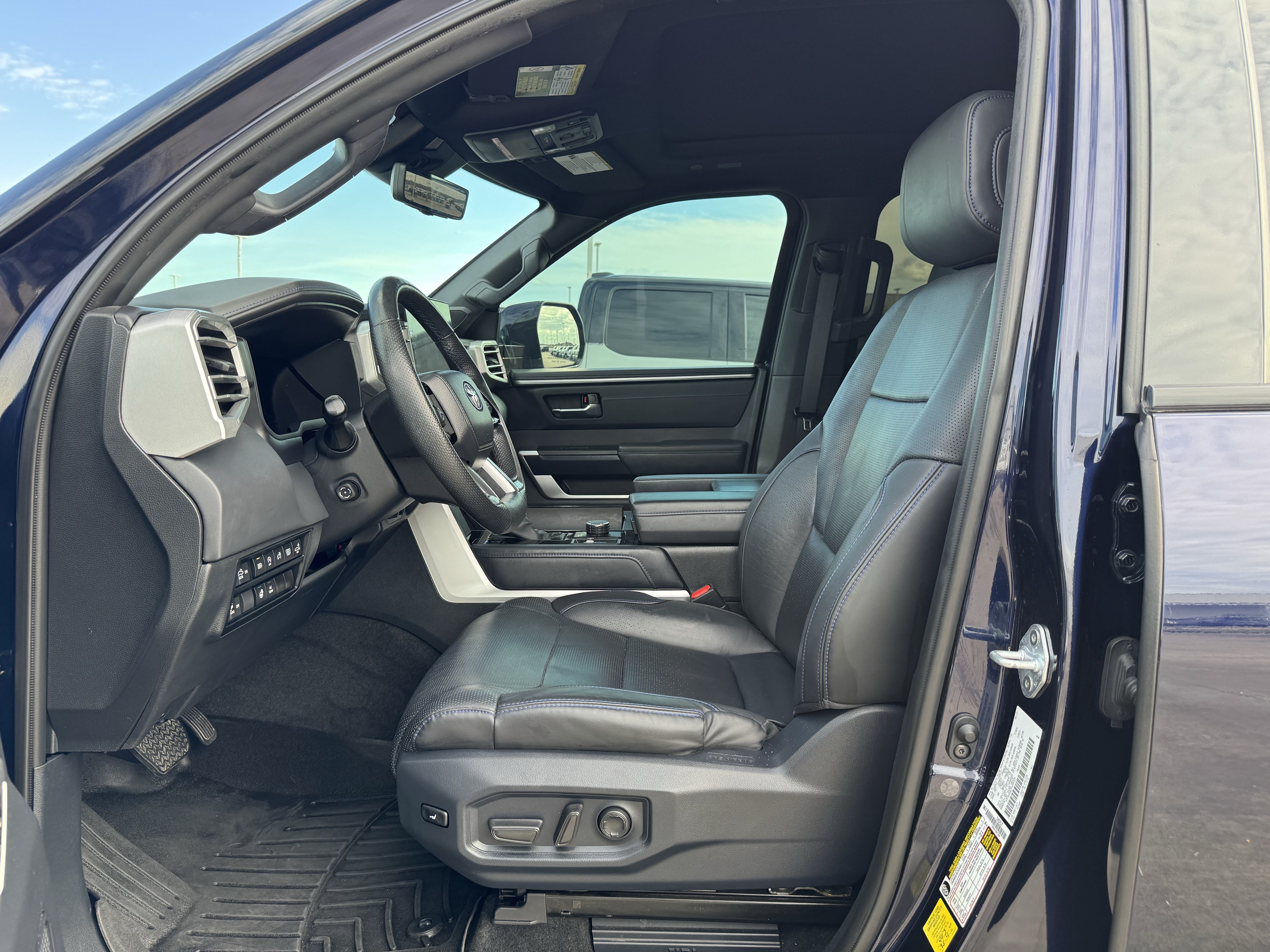 Used 2023 Toyota Tundra Platinum AWD/4WD image 17