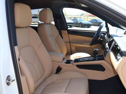 New 2026 Porsche Macan AWD/4WD image 26
