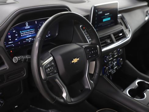 Used 2023 Chevrolet Suburban Premier image 24