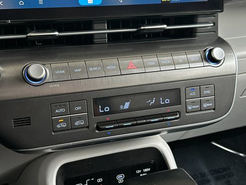 Used 2025 Hyundai Kona SEL FWD image 18