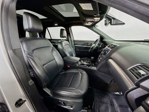 Certified 2018 Ford Explorer XLT w/ Equipment Group 202A image 30