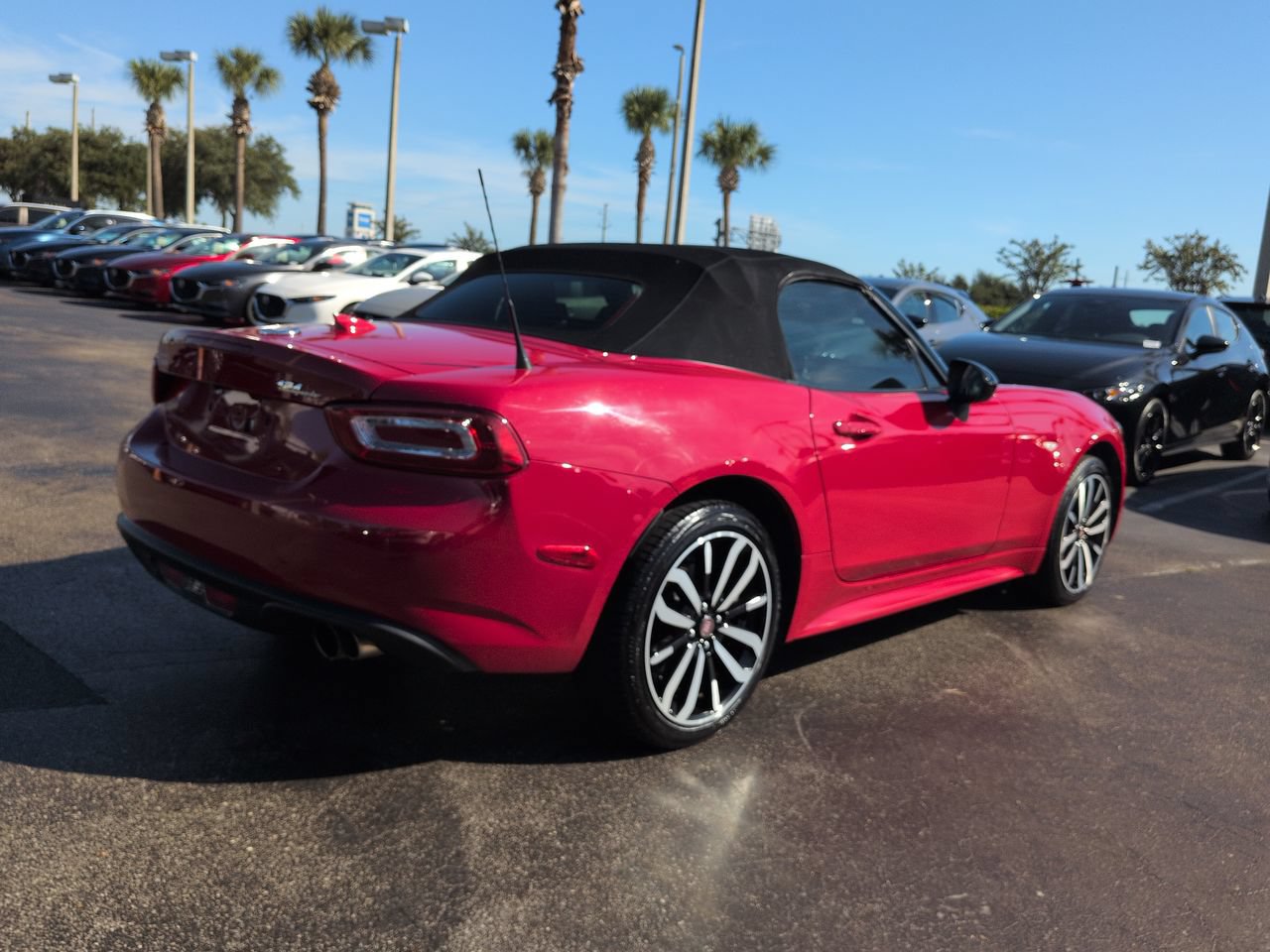 Used 2019 FIAT 124 Spider RWD image 4