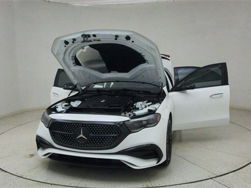 Used 2024 Mercedes-Benz E 450 4MATIC Sedan w/ Airmatic Package image 78