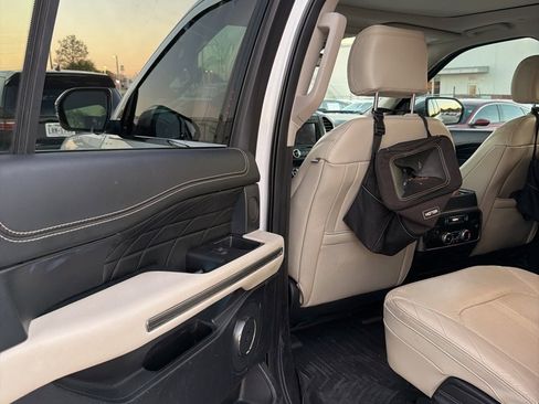 Used 2021 Ford Expedition Platinum image 7