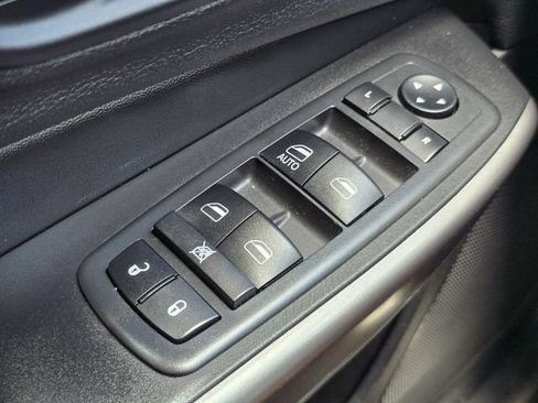 Used 2019 Jeep Cherokee Latitude w/ Popular Appearance Group AWD/4WD image 27