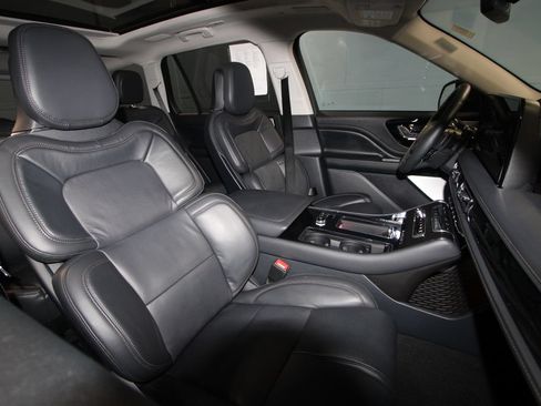 Used 2026 Lincoln Aviator Reserve AWD/4WD image 24