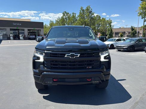 Used 2023 Chevrolet Silverado 1500 LT Trail Boss w/ LT Trail Boss Premium Package AWD/4WD image 9