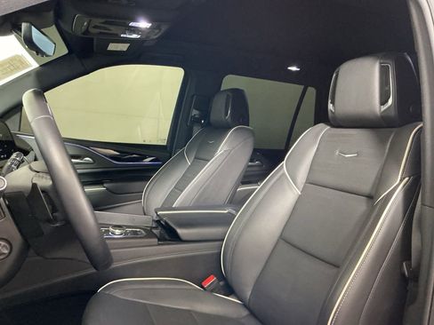 Used 2024 Cadillac Escalade Sport w/ LPO, ONYX Package AWD/4WD image 21