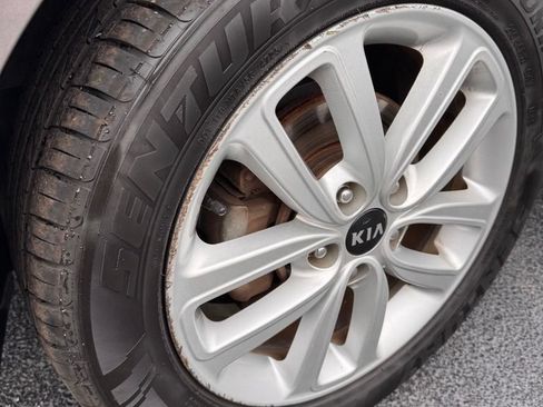 Used 2018 Kia Soul + FWD image 24