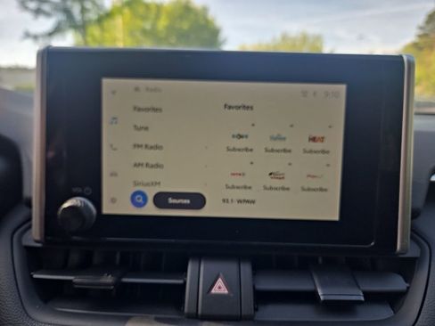 Used 2024 Toyota RAV4 XLE image 3