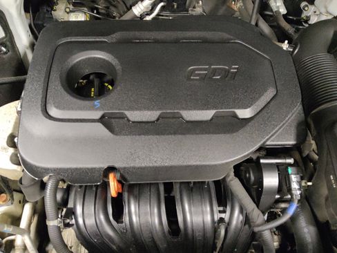 Used 2019 Hyundai Santa Fe SE AWD/4WD image 30