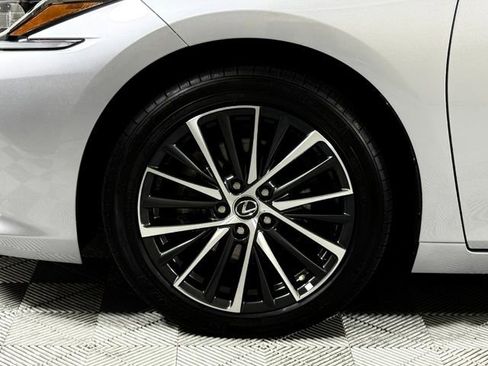 Used 2025 Lexus ES 350 w/ Premium Package FWD image 13