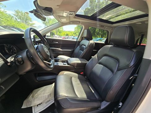 Used 2023 Nissan Pathfinder SL w/ SL Premium Package AWD/4WD image 14