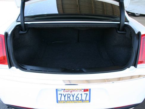 Used 2017 Chrysler 300 Limited RWD image 24