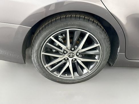 Used 2024 Toyota Camry XLE FWD image 33