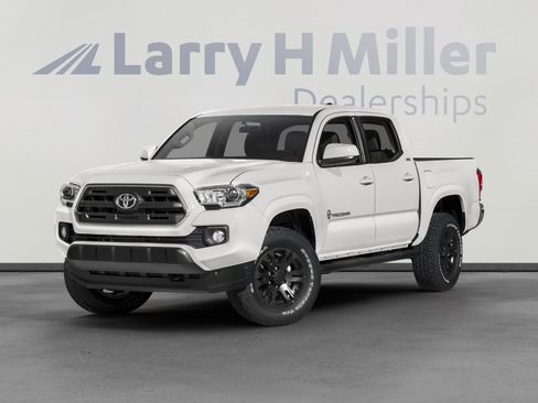 Used 2017 Toyota Tacoma TRD Off-Road image 1