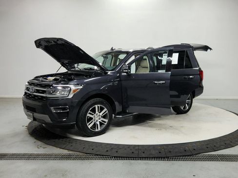 Used 2022 Ford Expedition Limited RWD image 12