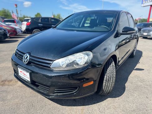 Used 2011 Volkswagen Golf 4-Door image 3