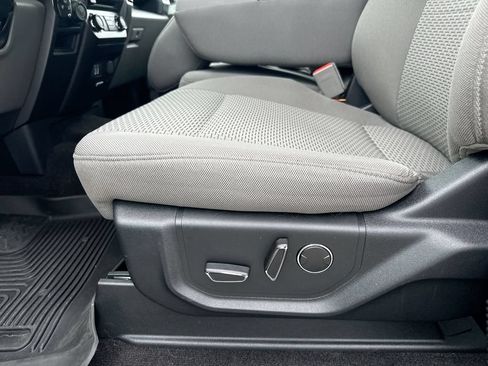Used 2018 Ford F150 XLT w/ Equipment Group 302A Luxury AWD/4WD image 14