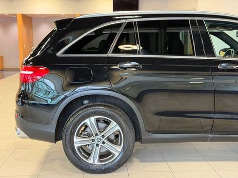 Used 2017 Mercedes-Benz GLC 300 4MATIC image 17