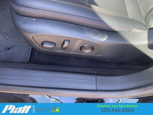 Used 2024 Chevrolet Equinox EV RS FWD image 24