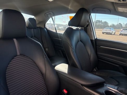 Used 2023 Toyota Camry SE image 16