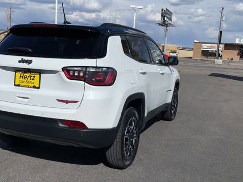 Used 2024 Jeep Compass Trailhawk image 9