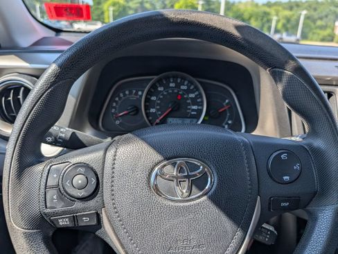 Used 2015 Toyota RAV4 LE w/ Four Season Floor Mat Package AWD/4WD image 14