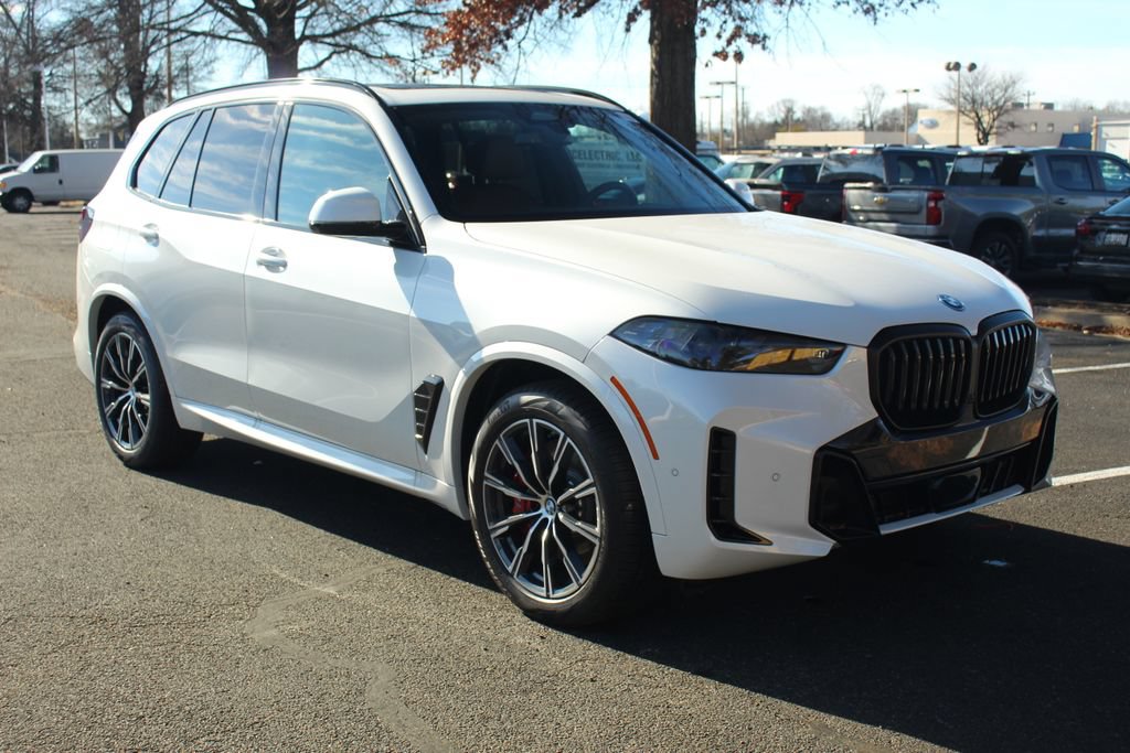 Used 2026 BMW X5 xDrive50e w/ M Sport Package AWD/4WD image 1