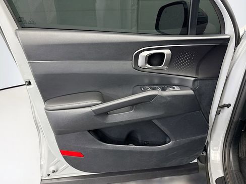 Used 2024 Kia Sorento S w/ Panoramic Sunroof Package image 24