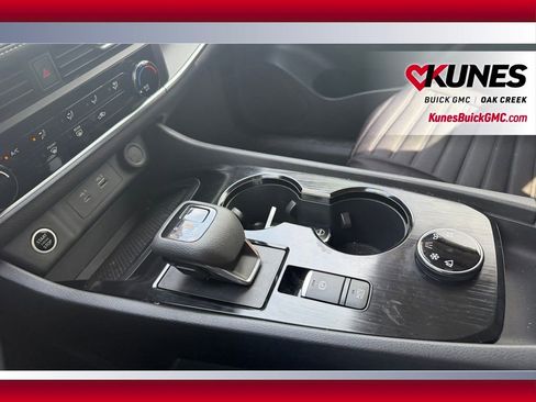 Used 2023 Nissan Rogue S image 20