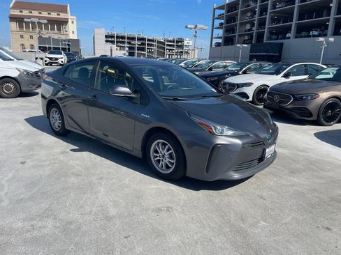 Used 2021 Toyota Prius LE w/ Carpet Mat Package (TMS) FWD image 4