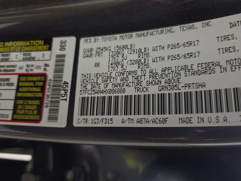 Used 2017 Toyota Tacoma TRD Sport w/ Tow Package (A/T) AWD/4WD image 10