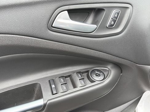 Used 2016 Ford Escape SE image 10