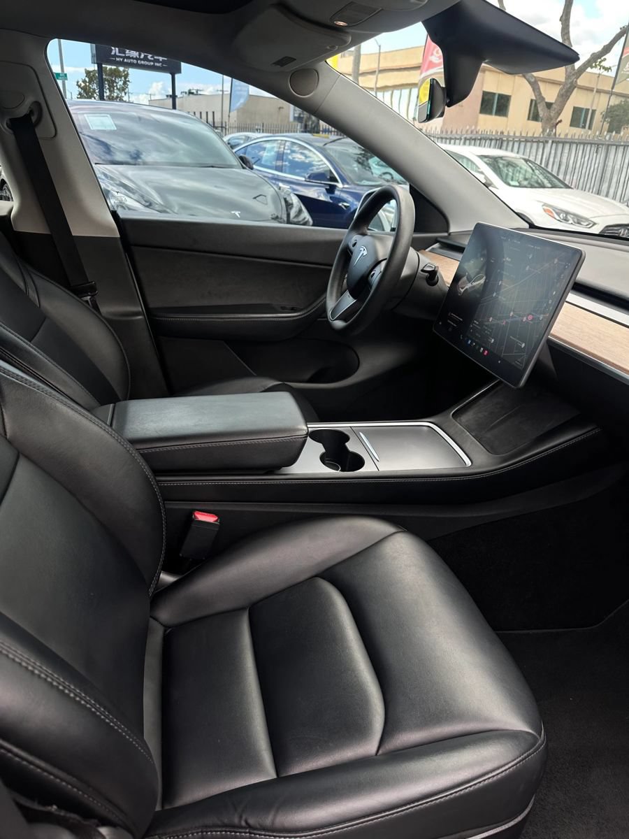 Used 2021 Tesla Model Y 2WD image 6
