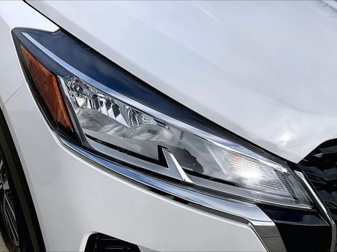 Certified 2024 Nissan Kicks SV image 27