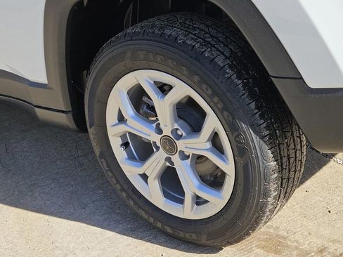 New 2026 Jeep Compass Latitude image 5