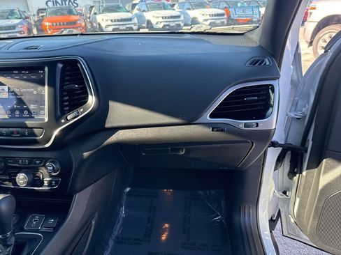 Certified 2021 Jeep Cherokee Latitude Lux 80th Anniv w/ Quick Order Package 26U 80TH image 27