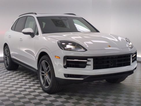 New 2026 Porsche Cayenne AWD/4WD image 8