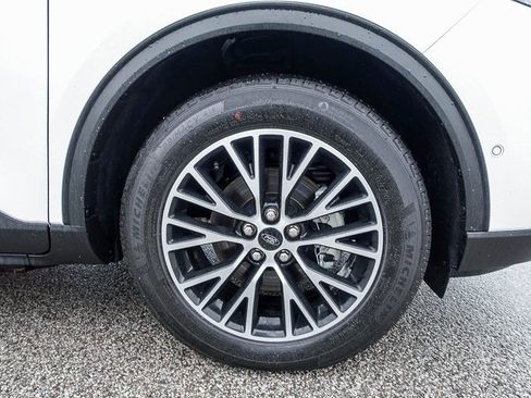 Used 2024 Ford Escape SE w/ PHEV Premium Package image 9