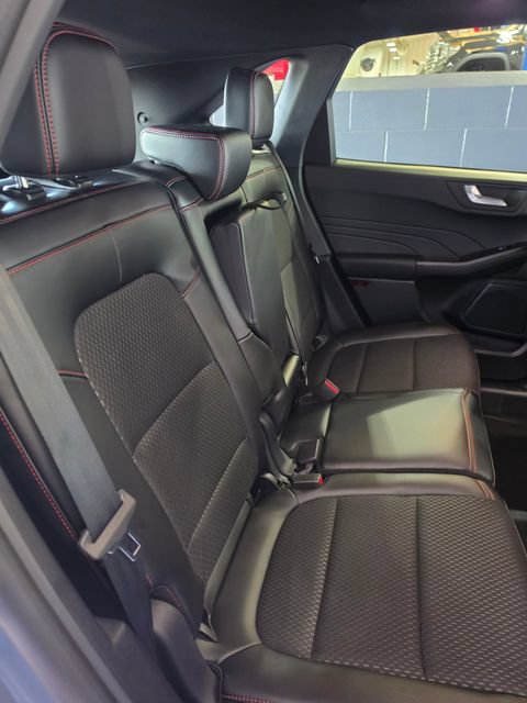 Used 2025 Ford Escape ST-Line w/ Tech Pack #1 FWD image 27
