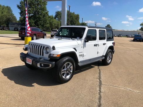 Used 2020 Jeep Wrangler Unlimited Sahara image 1