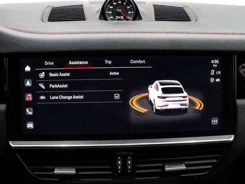 Used 2023 Porsche Cayenne GTS w/ Premium Package image 42