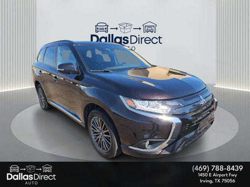 Used 2022 Mitsubishi Outlander LE image 2