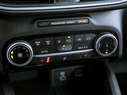 Used 2022 Ford Escape SE w/ Cold Weather Package image 12