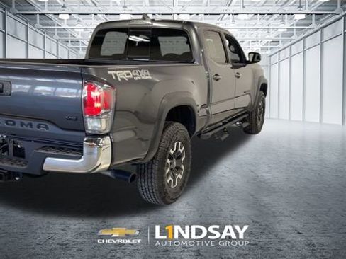 Used 2023 Toyota Tacoma TRD Off-Road w/ Black Out Package (TMS) image 9