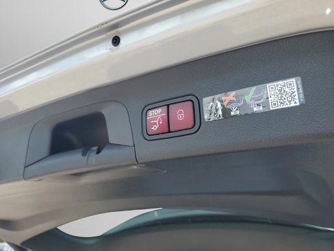 Certified 2026 Mercedes-Benz GLS 450 4MATIC image 11
