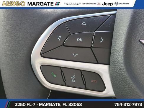 New 2026 Chrysler Pacifica Select FWD image 27