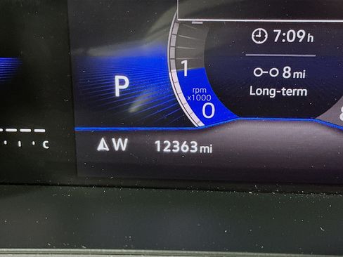 Used 2025 Volkswagen Jetta SE w/ Sunroof Package FWD image 19