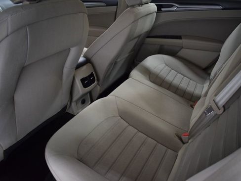 Used 2020 Ford Fusion SE image 13